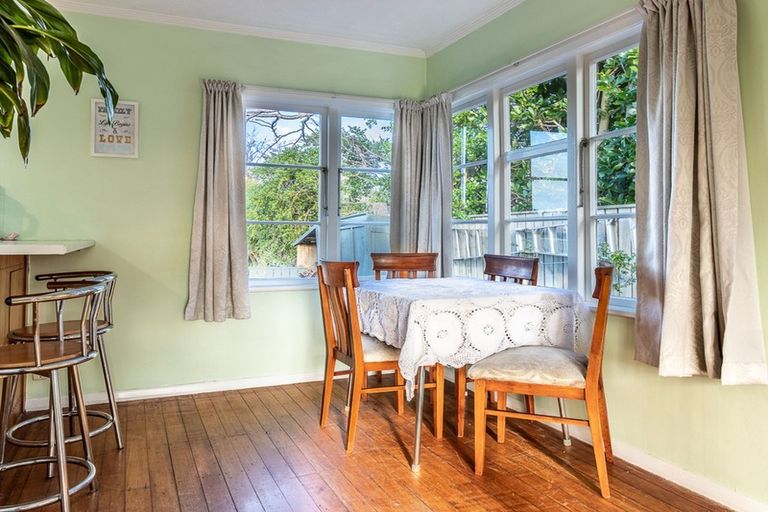 Photo of property in 15 Kaka Road, Raumati Beach, Paraparaumu, 5032