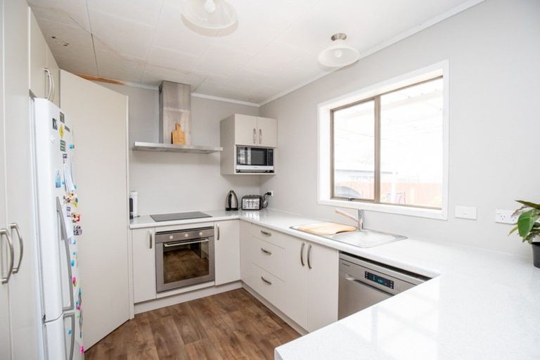 Photo of property in 22 Mahana Road, Ngatea, 3503