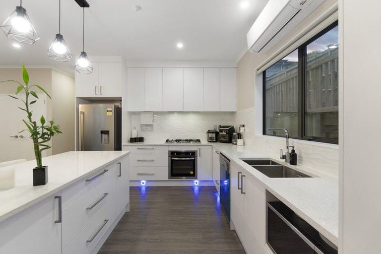 Photo of property in 3 Penny Lane, Pukekohe, 2120