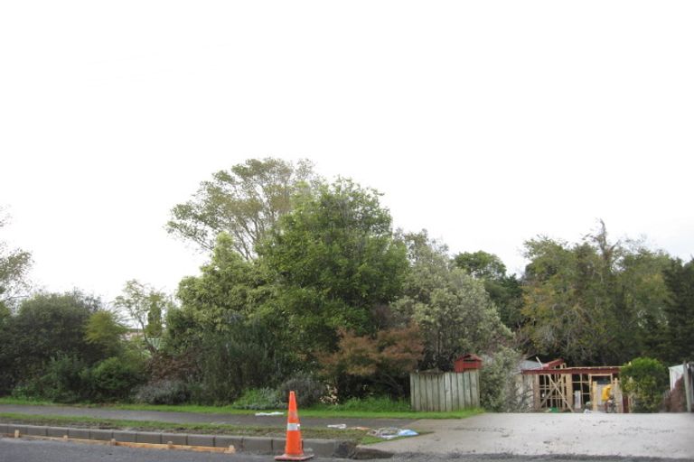 Photo of property in 17 Glenfern Road, Mellons Bay, Auckland, 2014