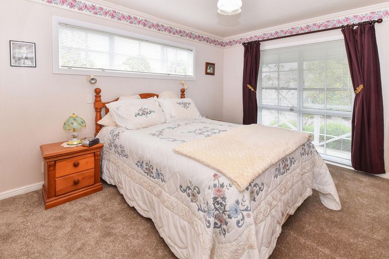 Photo of property in 1 Tington Avenue, Wattle Downs, Auckland, 2103