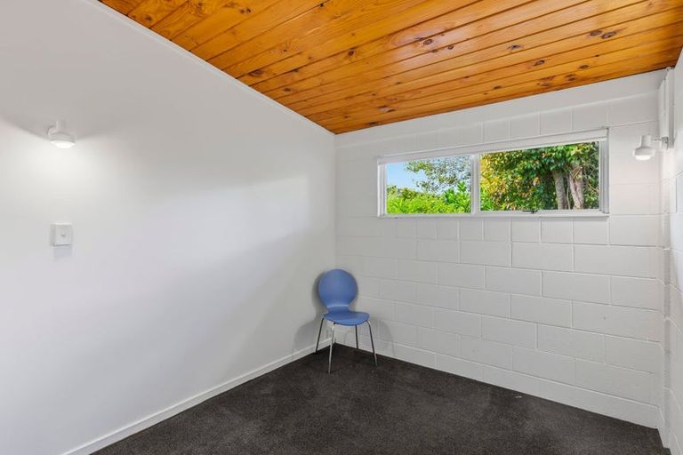 Photo of property in 32 Te Moana Road, Waikanae Beach, Waikanae, 5036