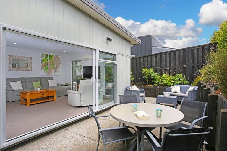 Photo of property in 8 Stockyard Crescent, Pukekohe, 2120