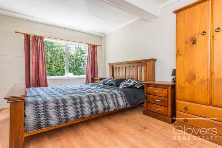 Photo of property in 72 Astley Avenue, New Lynn, Auckland, 0600