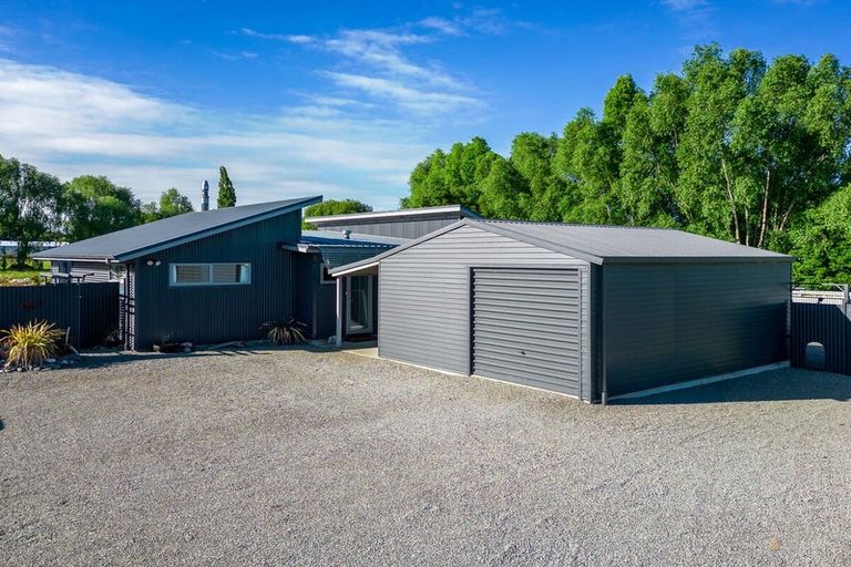 Photo of property in 84 Timaru Road, Waimate, 7924