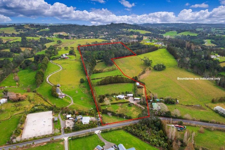 Photo of property in 76 Awa Road, Kumeu, 0891