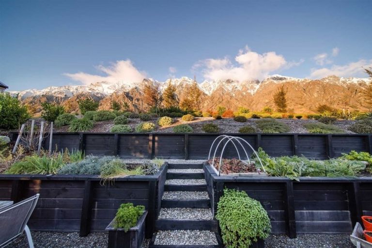 Photo of property in 25 Hackett Road, Jacks Point, Queenstown, 9371