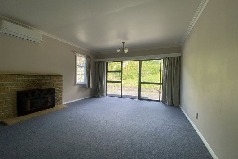 Photo of property in 118 Broderick Road, Johnsonville, Wellington, 6037