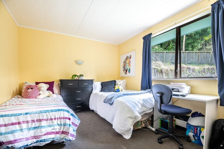 Photo of property in 7 Bushland Grove, Paparangi, Wellington, 6037