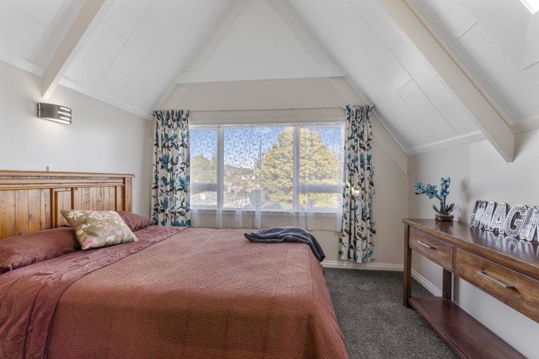 Photo of property in 3 Alexander Street, Waikanae, 5036