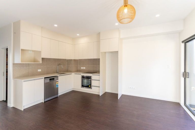 Photo of property in 10 Rangimarie Close, Opaheke, Papakura, 2113