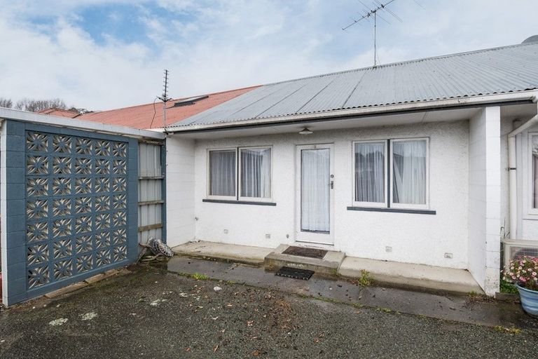 Photo of property in 2/10 Arapiki Road, Stoke, Nelson, 7011