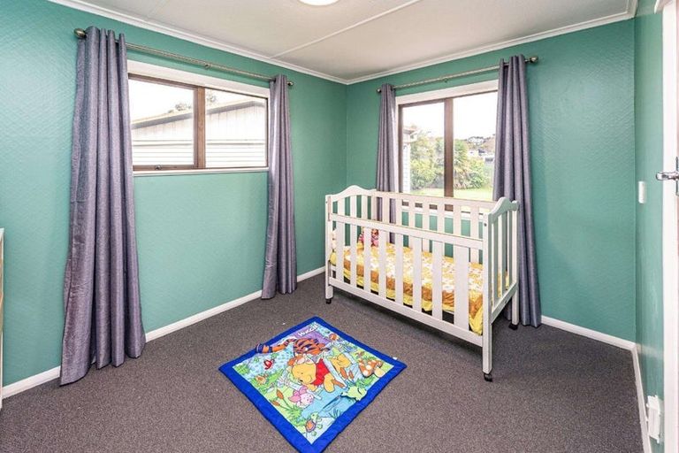 Photo of property in 24 Selwyn Crescent, College Estate, Whanganui, 4500