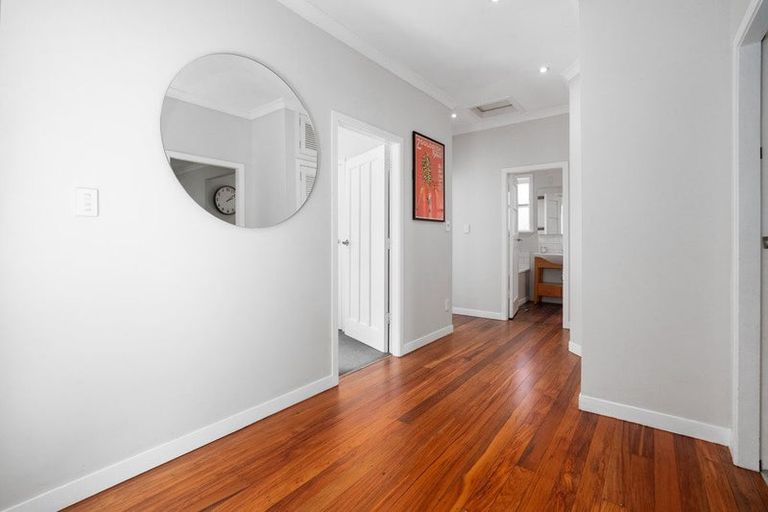 Photo of property in 544 Broadway, Strathmore Park, Wellington, 6022