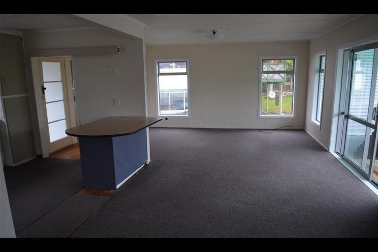 Photo of property in 37 Rimu Road, Stanmore Bay, Whangaparaoa, 0932