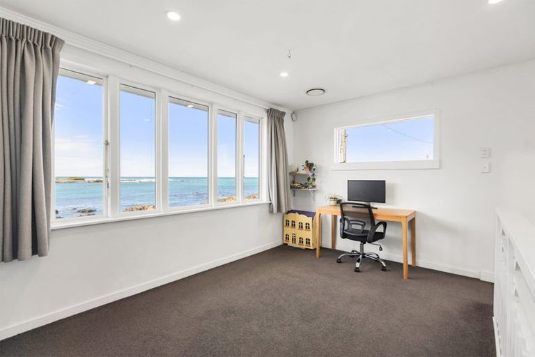 Photo of property in 82 Owhiro Bay Parade, Owhiro Bay, Wellington, 6023