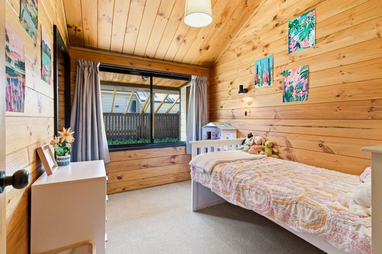 Photo of property in 2/238 Estuary Road, South New Brighton, Christchurch, 8062