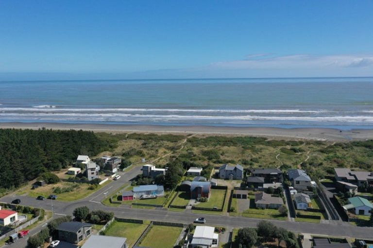 Photo of property in 13 Rua Avenue, Waitarere Beach, Levin, 5510