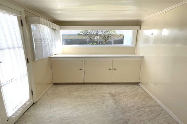 Photo of property in 100 Yule Street, Lyall Bay, Wellington, 6022