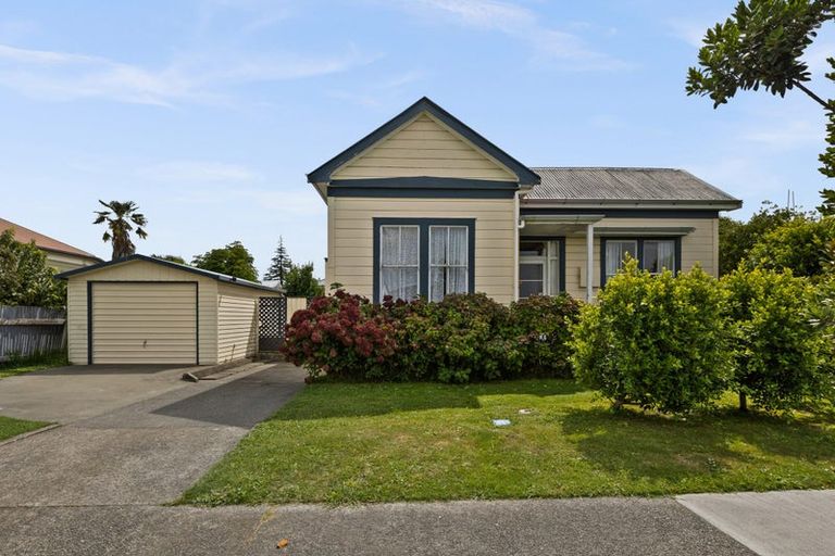 Photo of property in 209 Lascelles Street, Saint Leonards, Hastings, 4120