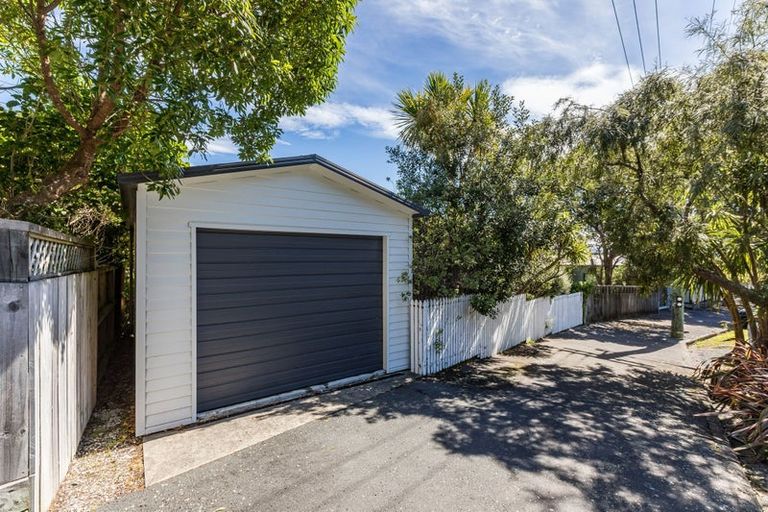 Photo of property in 4 Totara Street, Eastbourne, Lower Hutt, 5013