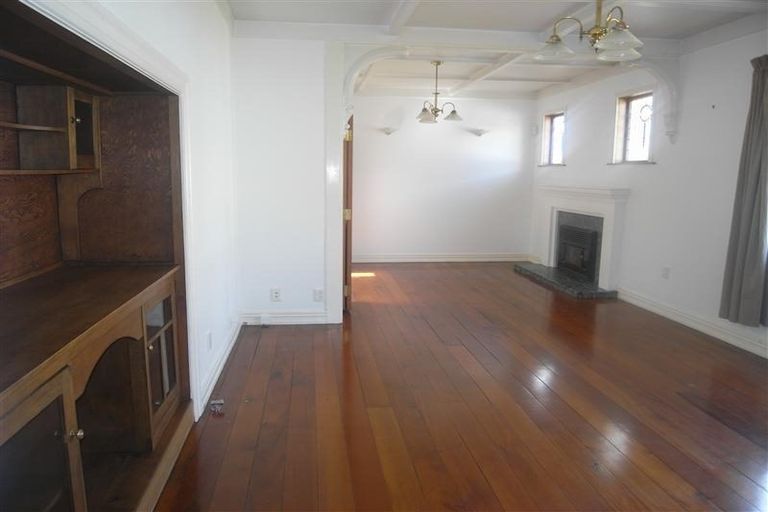 Photo of property in 37 Walmer Road, Point Chevalier, Auckland, 1022