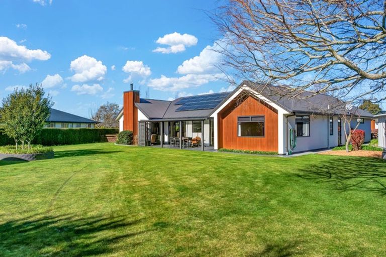 Photo of property in 1 Orchard Lane, Amberley, 7410