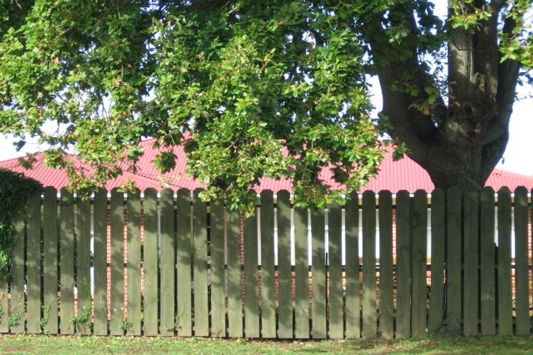 Photo of property in 2/19 Ayr Road, Pakuranga, Auckland, 2010
