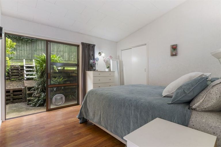 Photo of property in 25 Chatsworth Crescent, Pakuranga Heights, Auckland, 2010