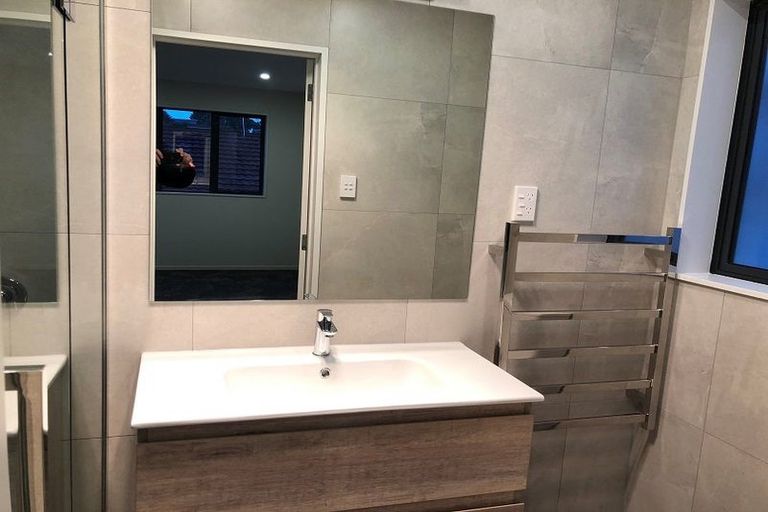 Photo of property in 228c Pakuranga Road, Pakuranga Heights, Auckland, 2010