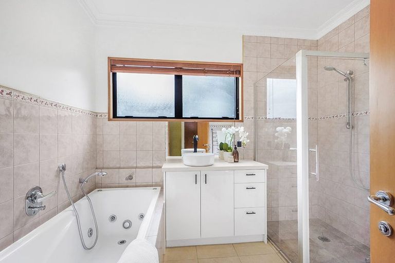 Photo of property in 1 Harrowfield Drive, Harrowfield, Hamilton, 3210