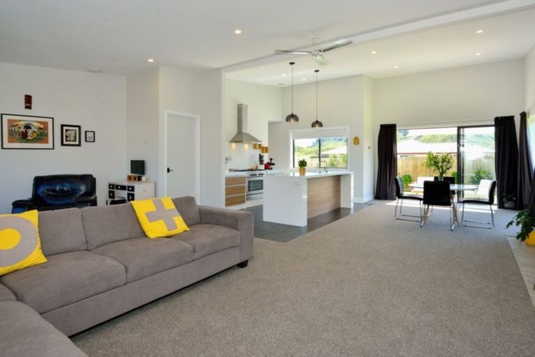 Photo of property in 28 Hamilton Drive, Wainui, Gisborne, 4010