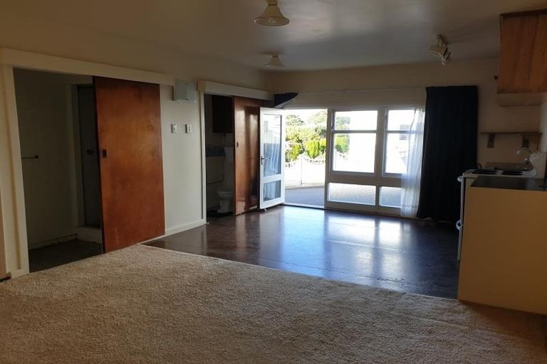 Photo of property in 2 Manitoba Place, Kingston, Wellington, 6021