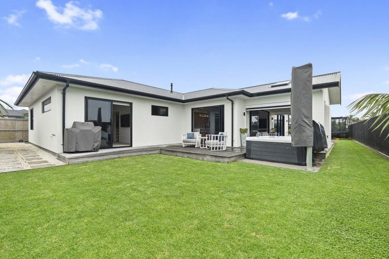 Photo of property in 9a Desmond Place, Bell Block, New Plymouth, 4312