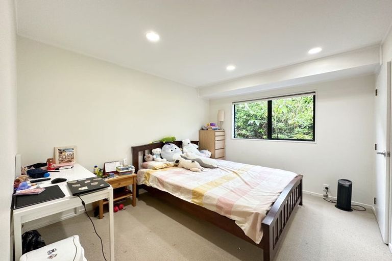 Photo of property in 4/6 Honeysuckle Lane, Mairangi Bay, Auckland, 0630