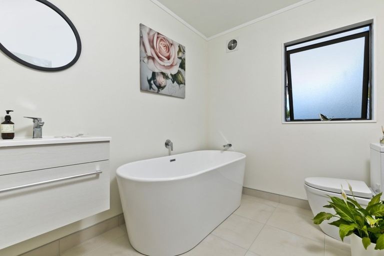 Photo of property in 8a Kawerau Avenue, Devonport, Auckland, 0624