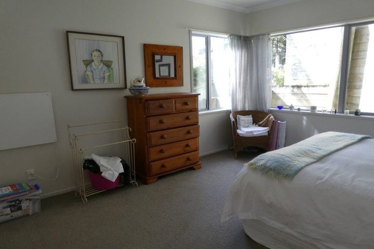 Photo of property in 76 Makara Road, Karori, Wellington, 6012