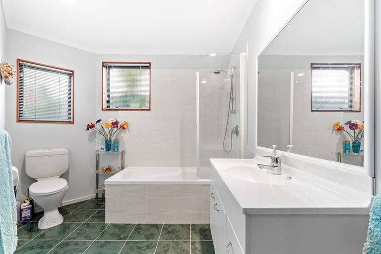 Photo of property in 68 Palmgreen Court, Stanmore Bay, Whangaparaoa, 0932