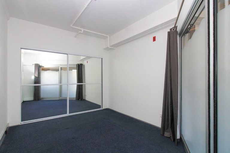 Photo of property in Qba Apartments, 3a/51 Webb Street, Mount Cook, Wellington, 6011