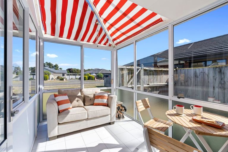 Photo of property in 18 Gandalf Crescent, Paraparaumu, 5032