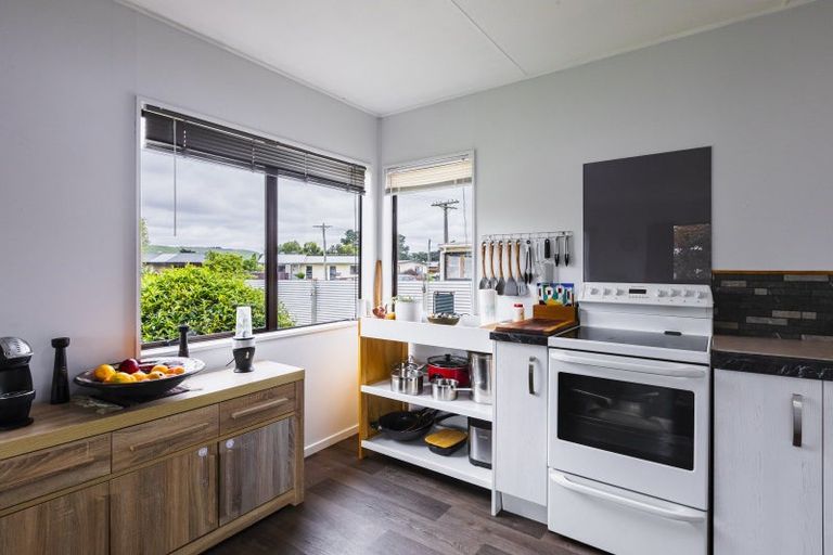 Photo of property in 29 Charles Street, Takapau, 4203