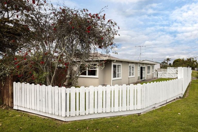 Photo of property in 2/1 Taupo Avenue, Mount Maunganui, 3116