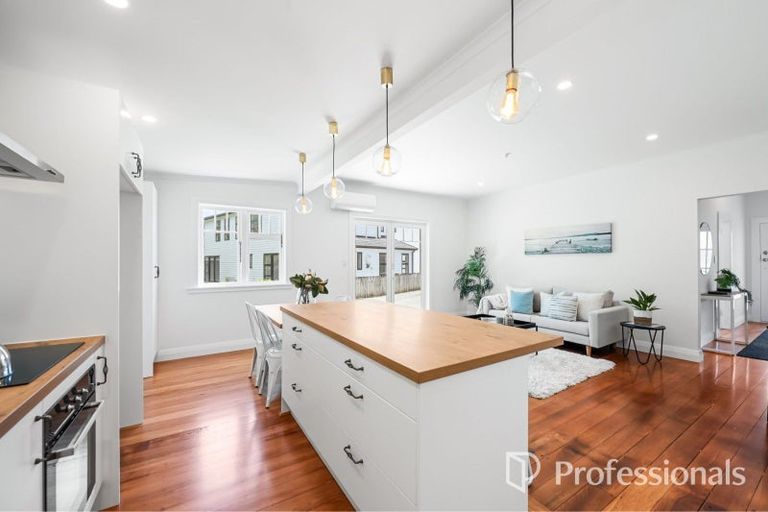 Photo of property in 1-2/6a Pohutukawa Street, Woburn, Lower Hutt, 5010