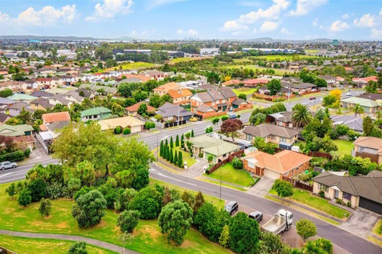 Photo of property in 2 Ferngrove Avenue, Ranui, Auckland, 0612