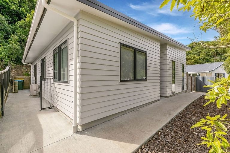 Photo of property in 104 Rangituhi Crescent, Takapuwahia, Porirua, 5022