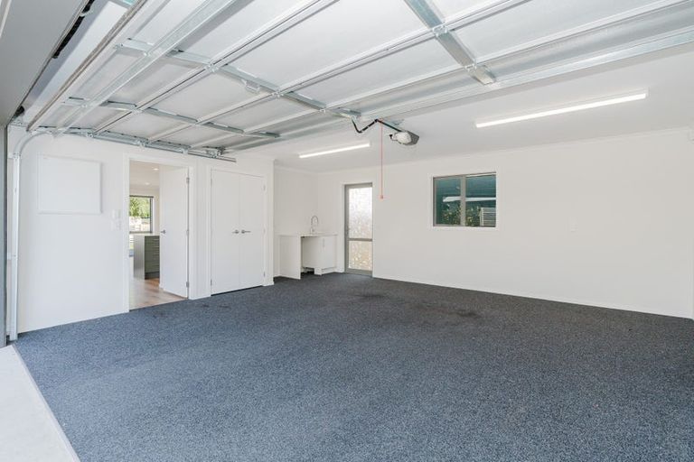 Photo of property in 1/18 Pickering Crescent, Chedworth, Hamilton, 3210