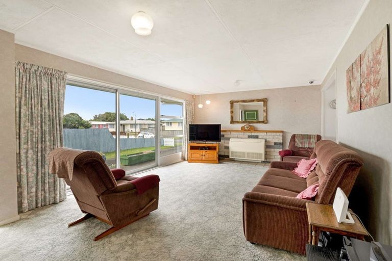 Photo of property in 19 Tainui Street, Castlecliff, Whanganui, 4501