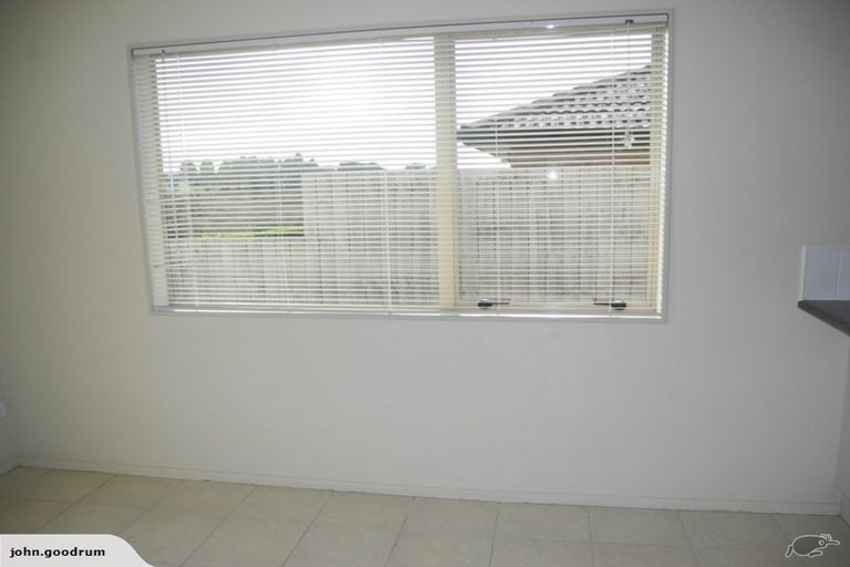 Photo of property in 24 Stranraer Crescent, Wattle Downs, Auckland, 2103