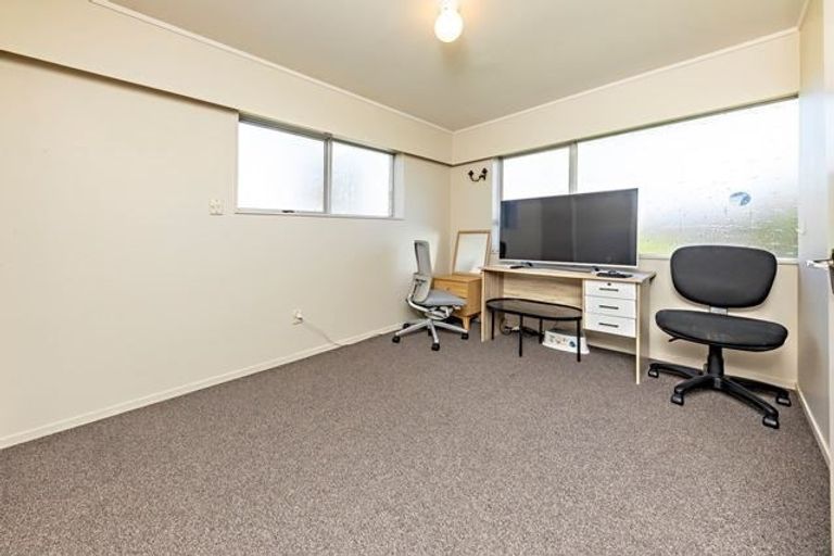 Photo of property in 1/30 Coles Crescent, Papakura, 2110