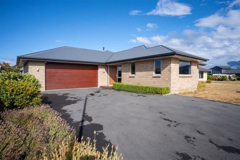 Photo of property in 16 Cunaris Way, Te Anau, 9600